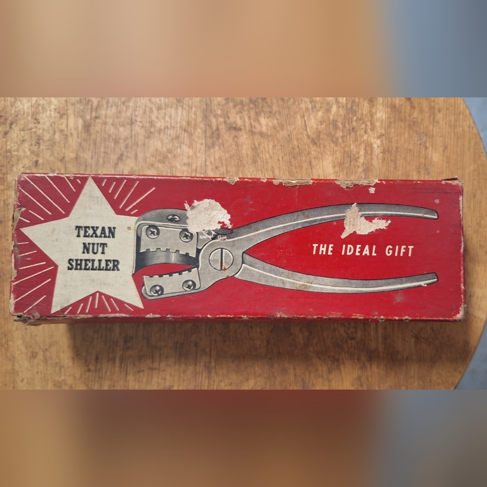 Texas nut sheller